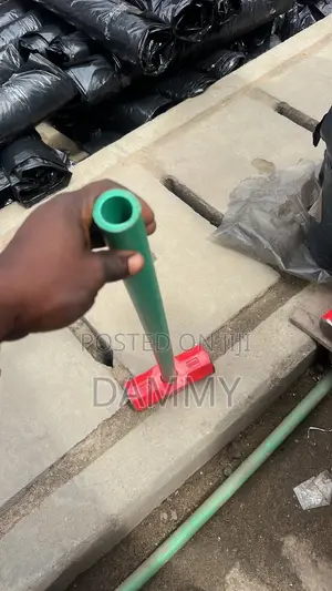 Heavy-Duty Sledgehammer