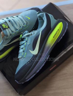 Nike Verome 18 Gore-Tex Sneakers