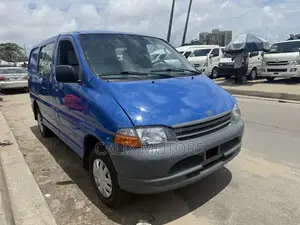 Toyota HiAce 2006 Blue