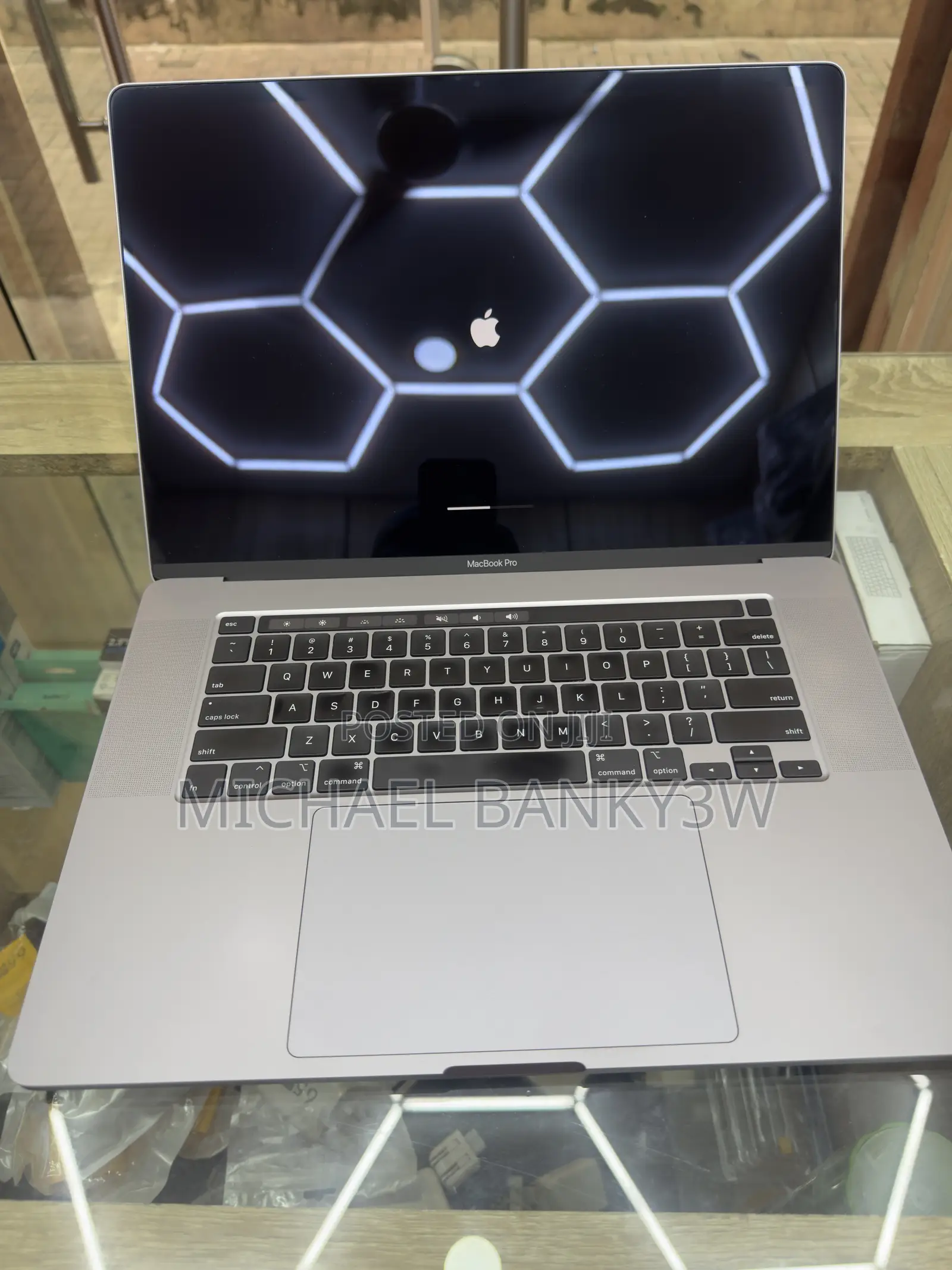 Laptop Apple MacBook Pro 2019 16GB Intel Core i9 SSD 1T