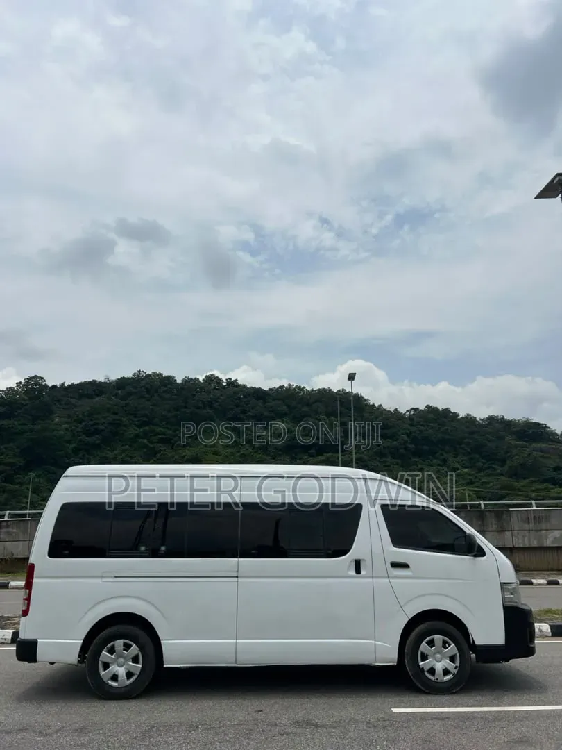 Toyota HiAce 2012 White
