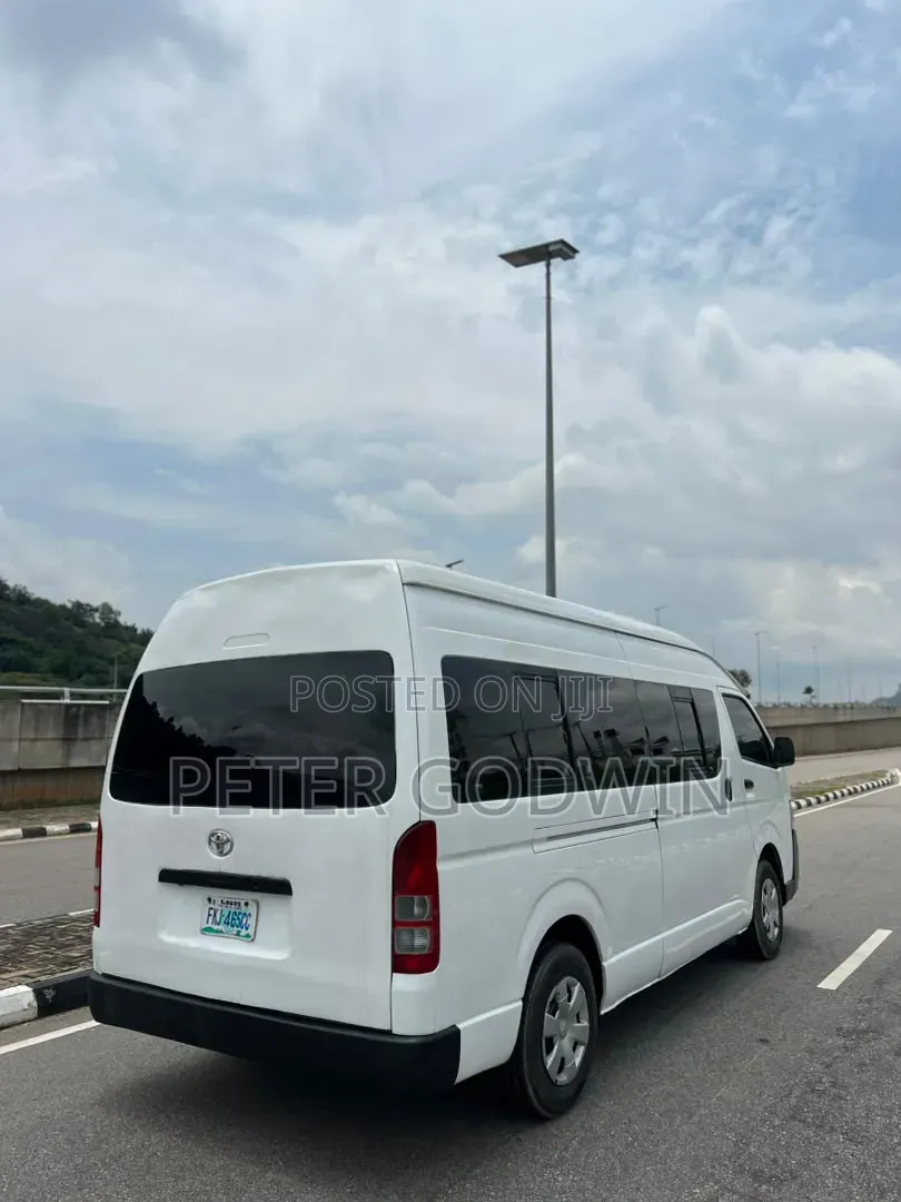 Toyota HiAce 2012 White