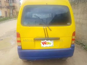 Suzuki APV Minibus 2005 Yellow