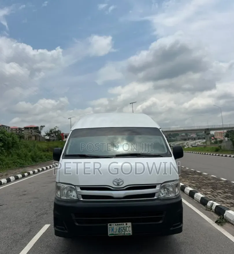 Toyota HiAce 2012 White