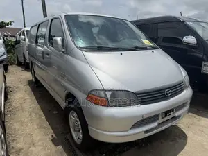 Toyota HiAce 2005 Silver
