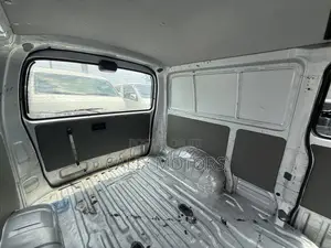 Toyota HiAce 2005 Silver