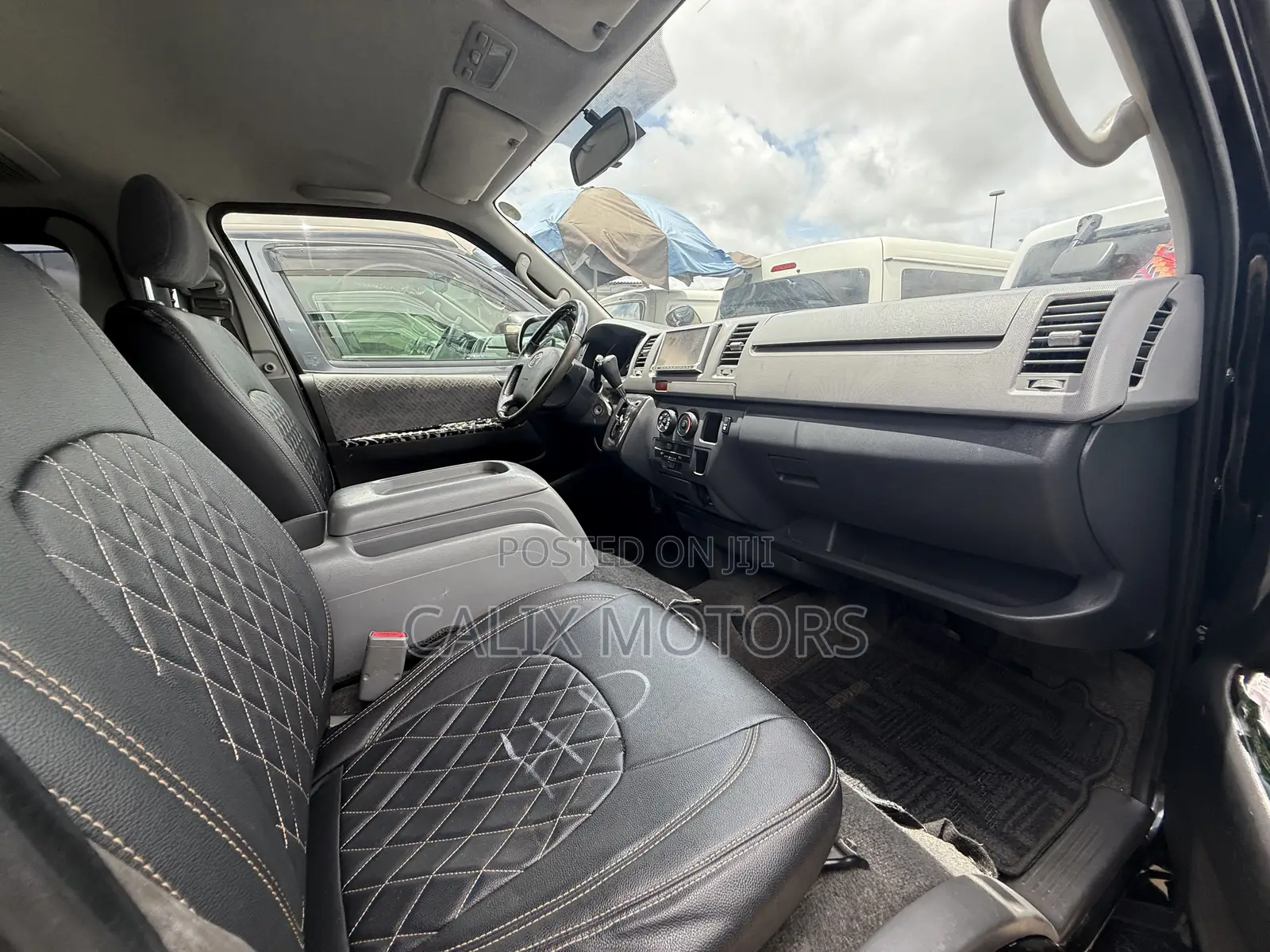 Toyota HiAce 2010 Black