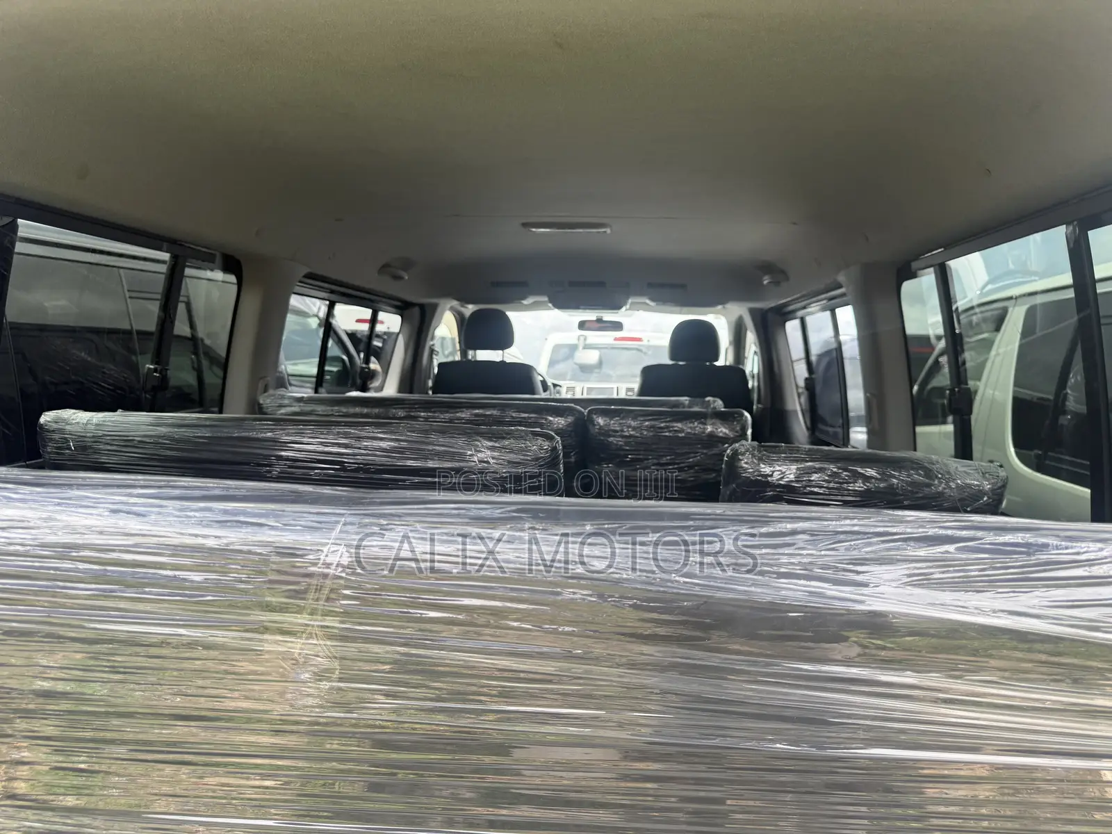 Toyota HiAce 2010 Black