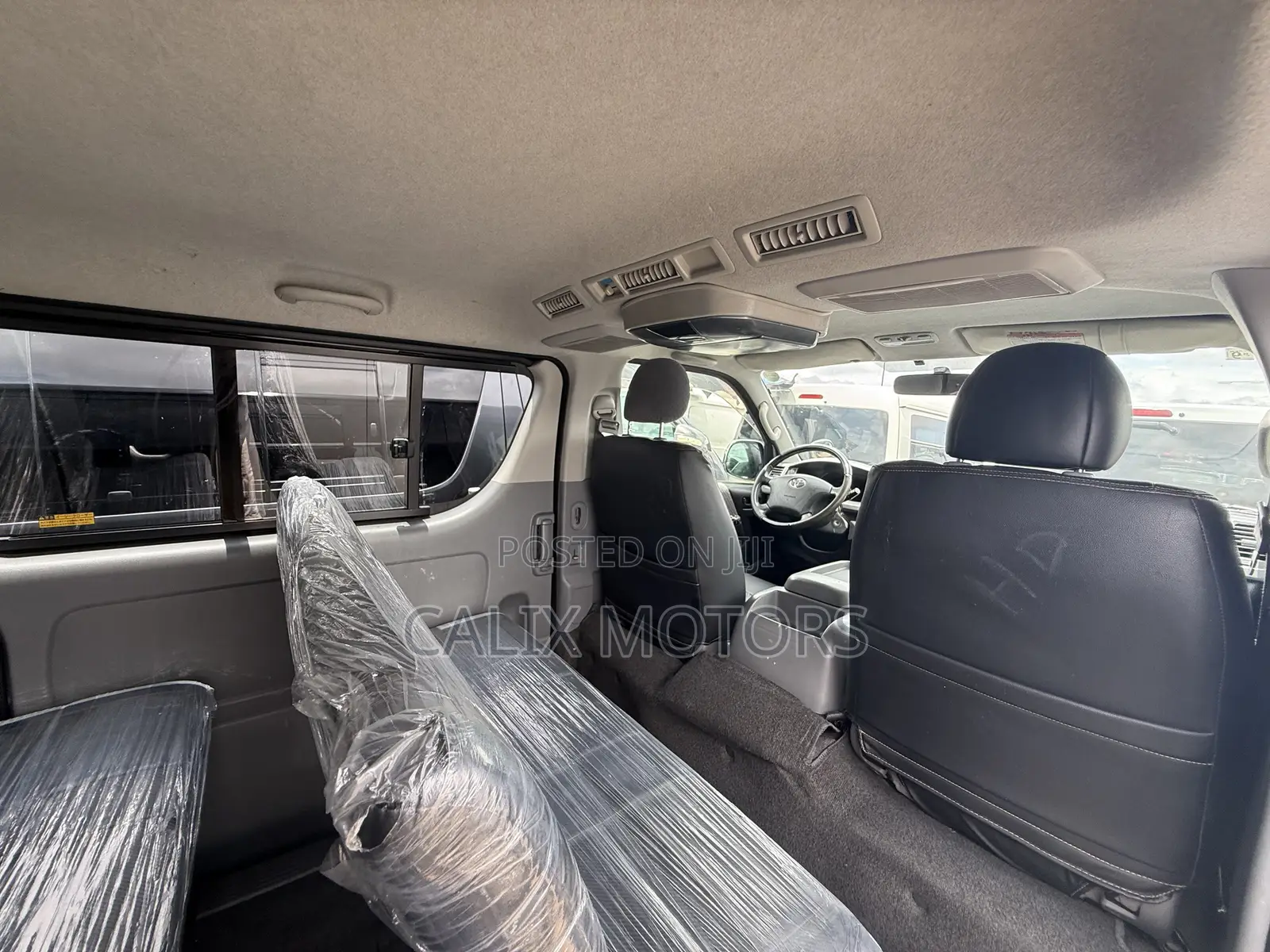 Toyota HiAce 2010 Black