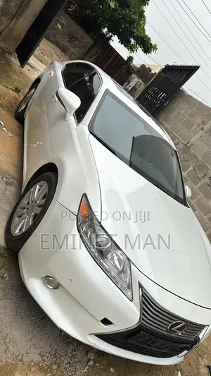 Lexus ES 2013 White