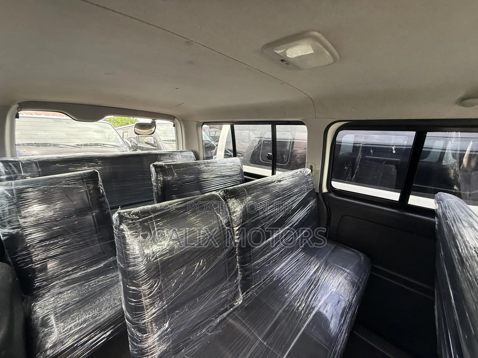 Toyota HiAce 2012 White