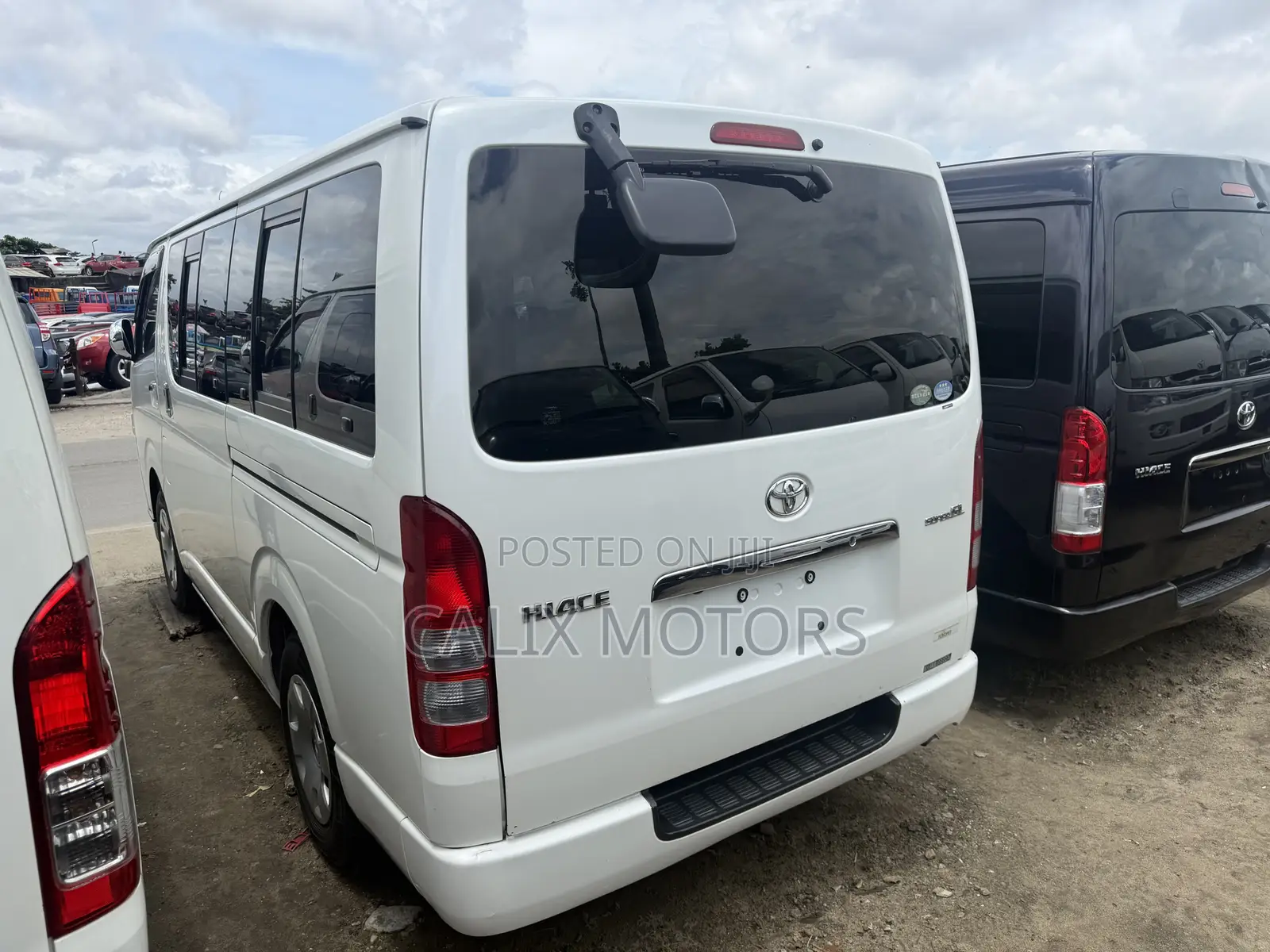 Toyota HiAce 2012 White