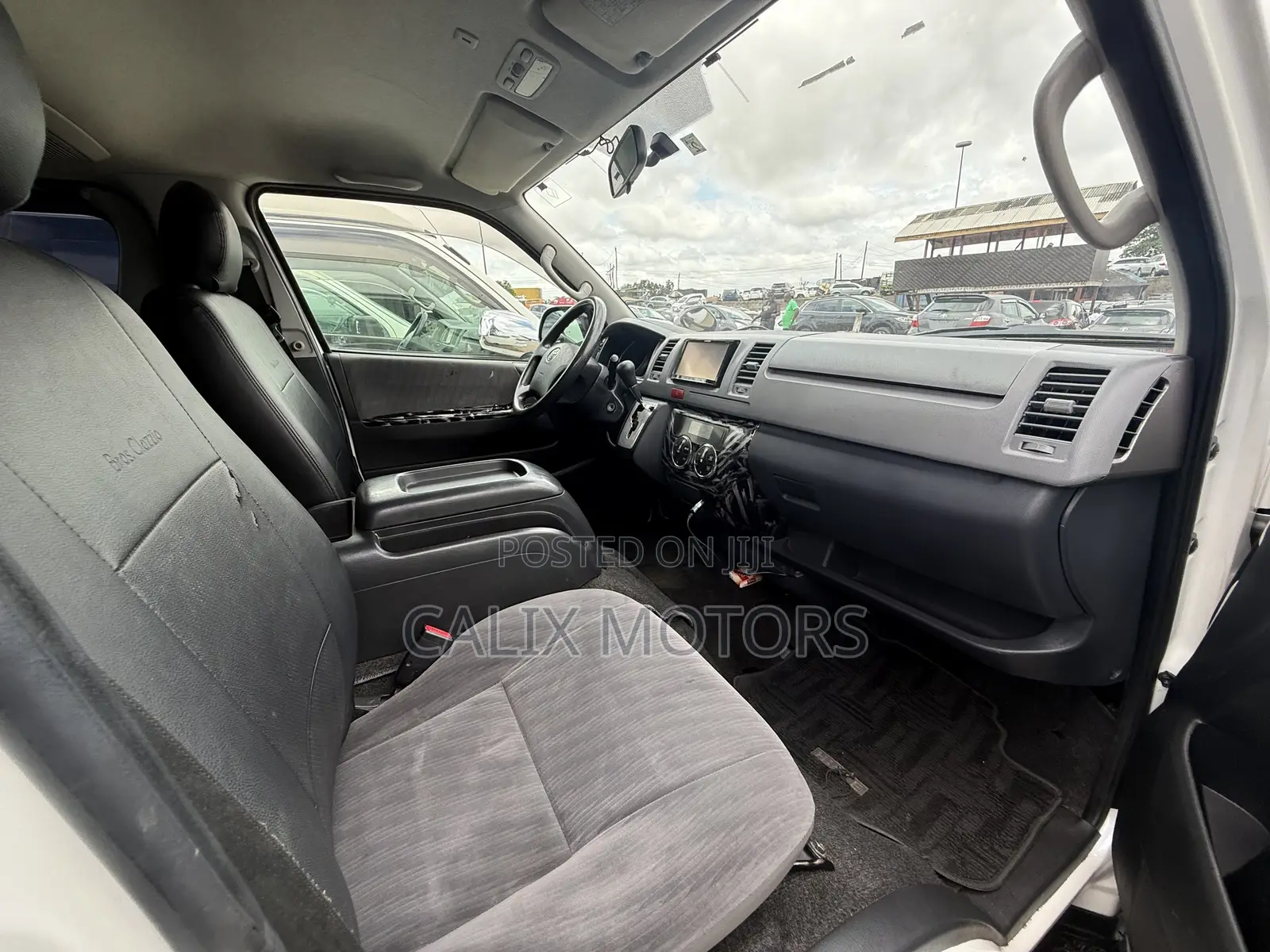 Toyota HiAce 2012 White