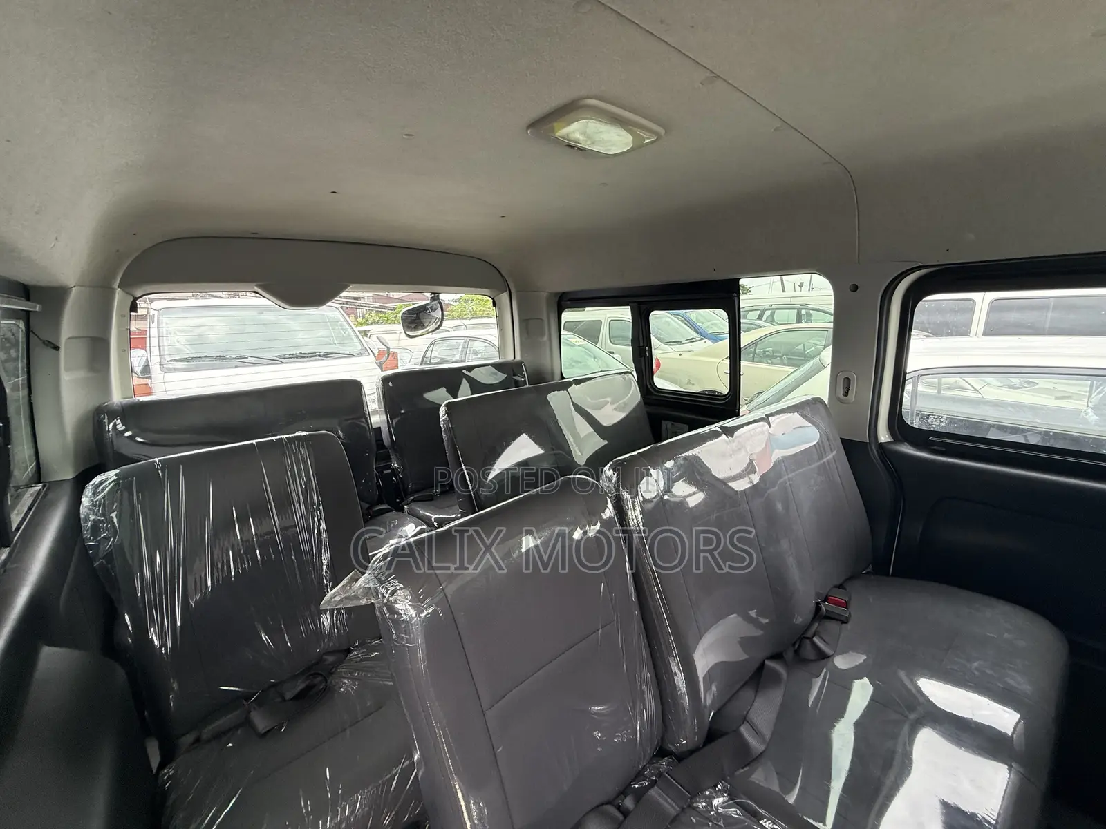 Toyota HiAce 2015 White