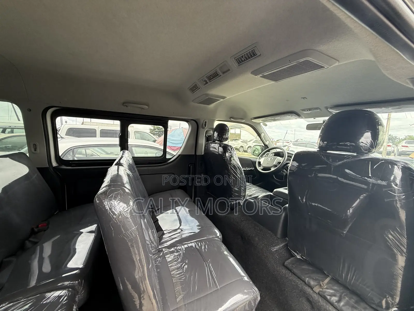 Toyota HiAce 2015 White