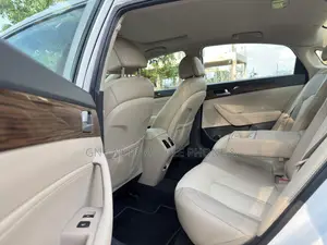 Hyundai Elantra 2013 White