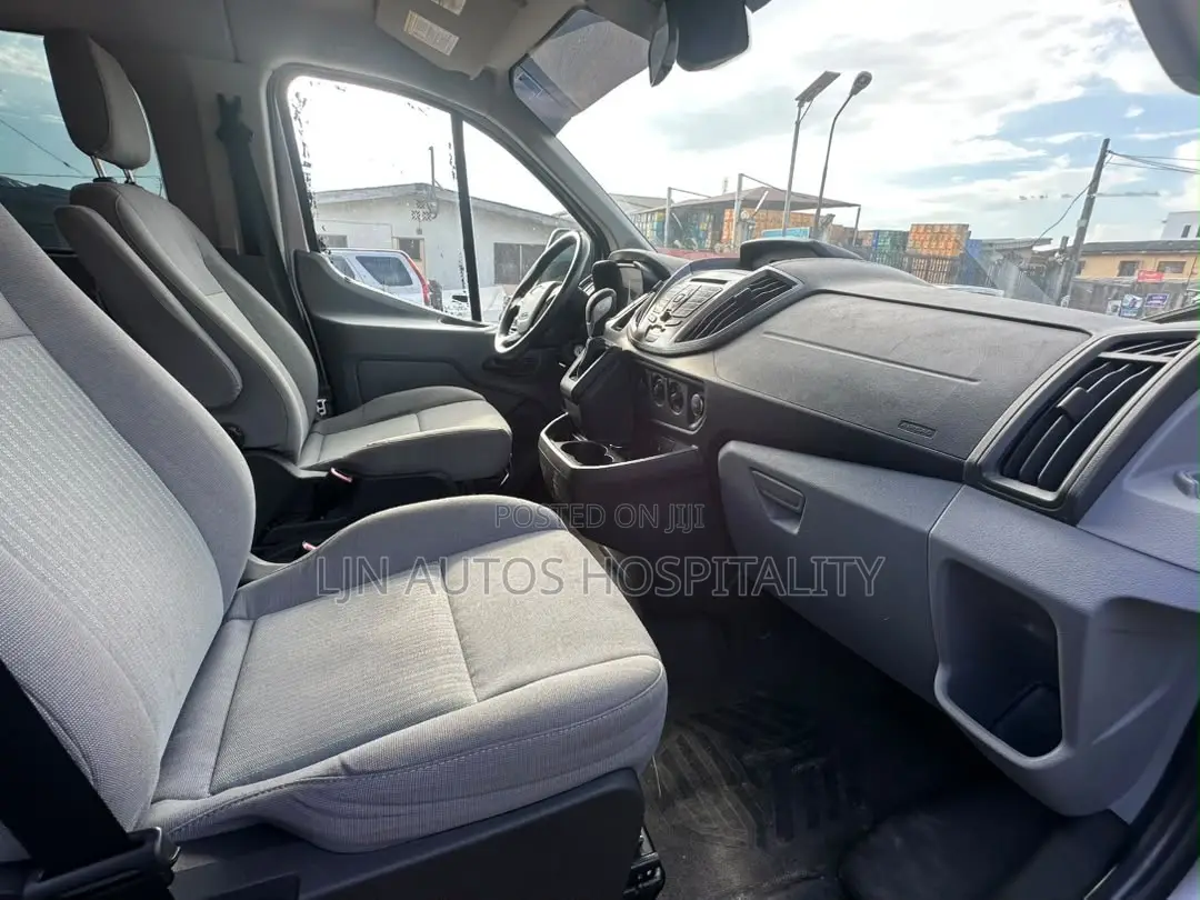 Ford Transit-350 2017 Silver
