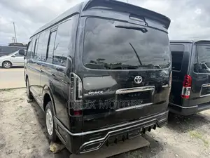 Toyota HiAce 2015 Black