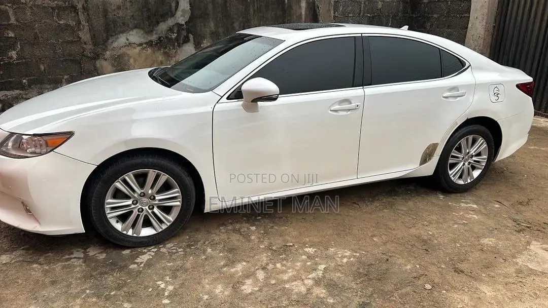 Lexus ES 2013 White