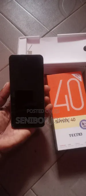 Tecno Spark 40 128 GB Orange