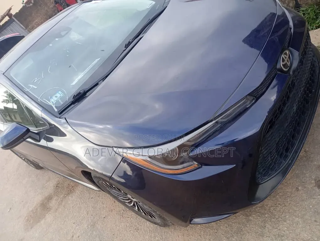 Toyota Corolla LE 2021 Blue