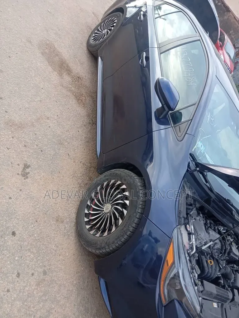 Toyota Corolla LE 2021 Blue