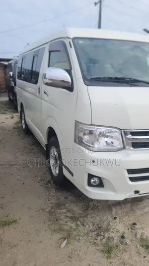 Toyota HiAce 2012 White