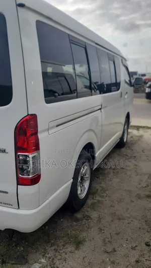 Toyota HiAce 2012 White