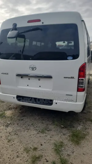 Toyota HiAce 2012 White