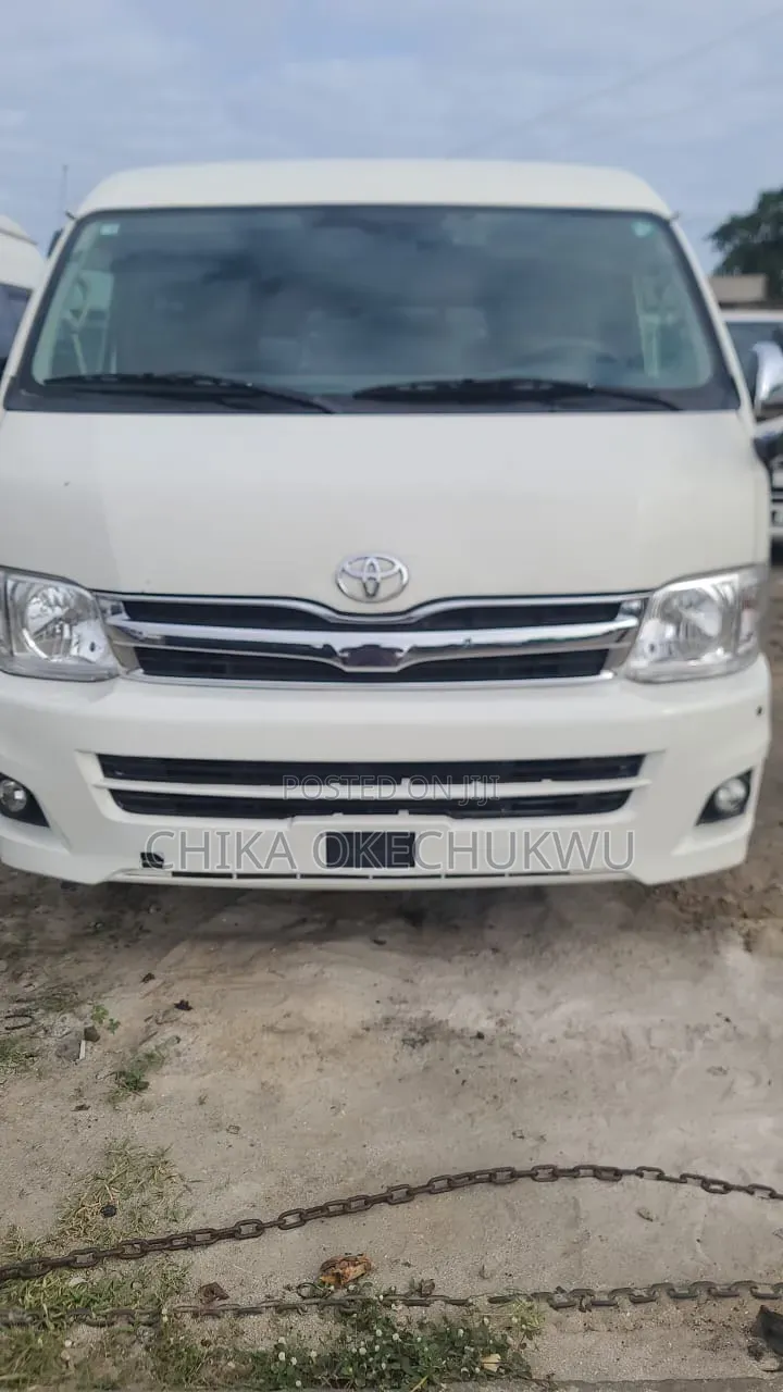 Toyota HiAce 2012 White