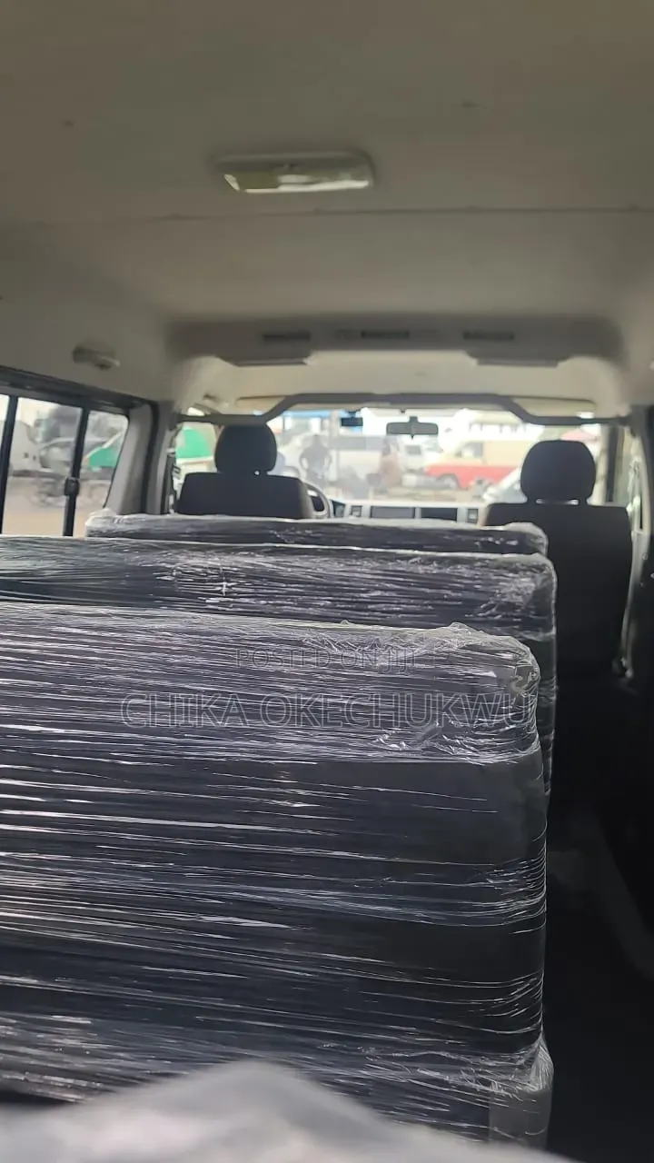 Toyota HiAce 2012 White