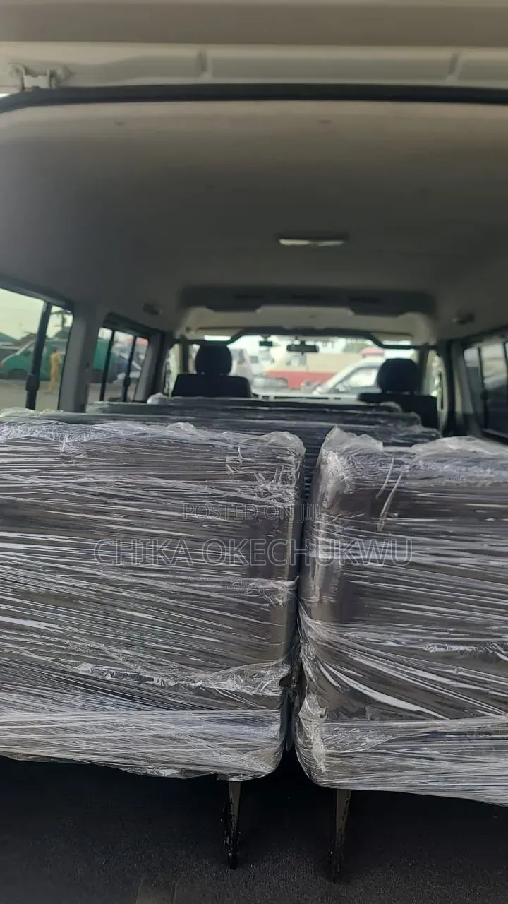 Toyota HiAce 2012 White