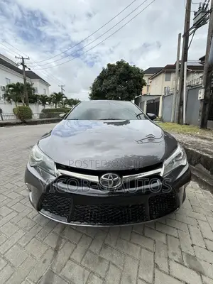 Toyota Camry SE 4dr Sedan (2.5L 4cyl 6A) 2015 Gray