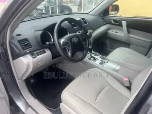 Toyota Highlander Limited 2011 Gray