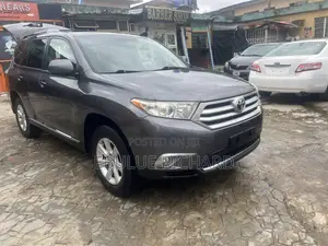 Toyota Highlander Limited 2011 Gray