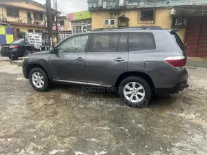 Toyota Highlander Limited 2011 Gray
