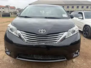 Toyota Sienna 2013 Black