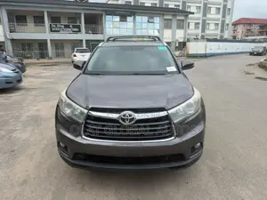 Toyota Highlander XLE V6 4x2 (3.5L 6cyl 6A) 2016 Gray