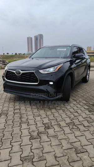 Toyota Highlander Limited 2021 Black
