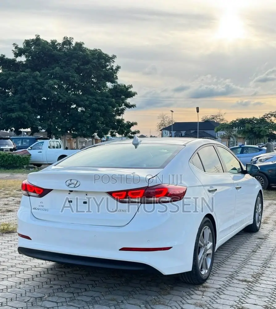 Hyundai Elantra 2017 White