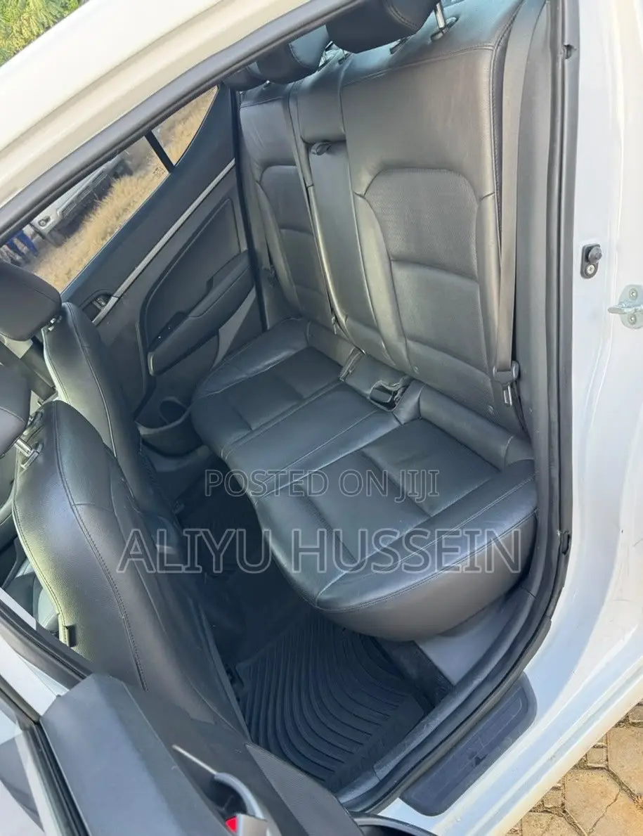 Hyundai Elantra 2017 White