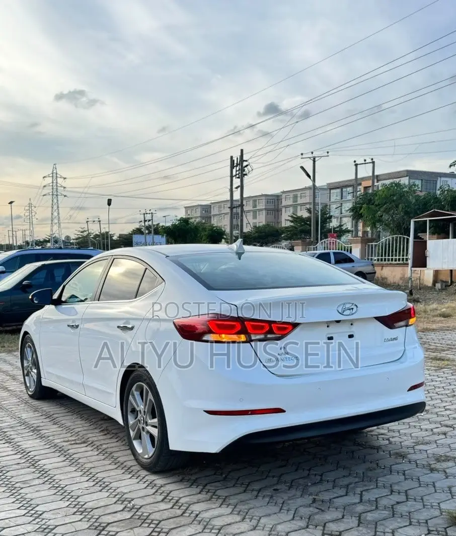 Hyundai Elantra 2017 White