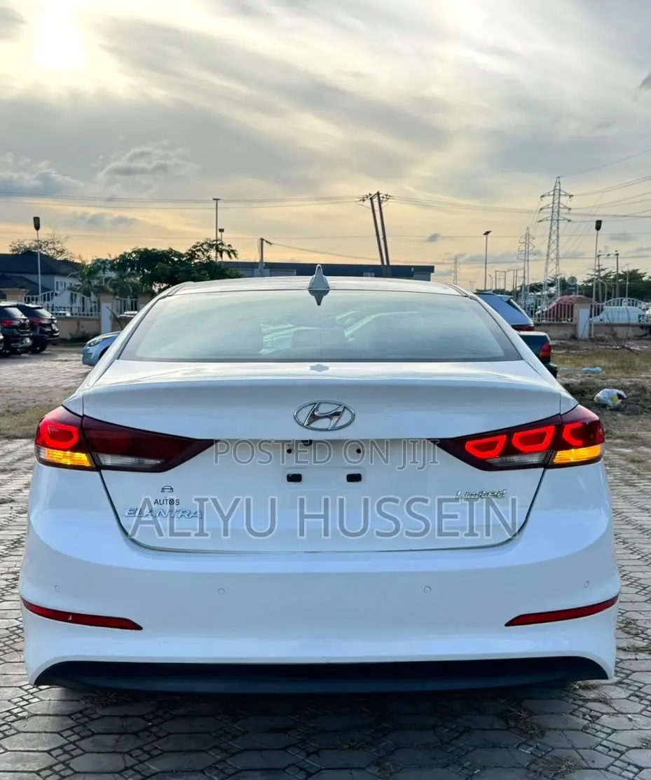 Hyundai Elantra 2017 White