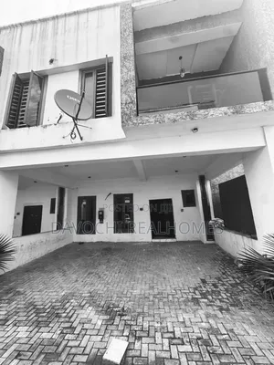4bdrm Duplex in Ikota for sale