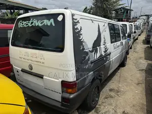 Volkswagen Transporter 2005 White