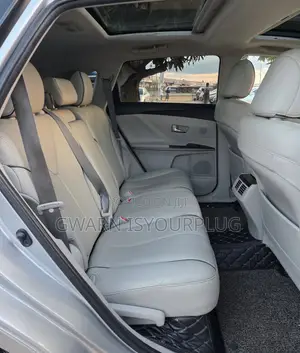Toyota Venza XLE 4dr Wagon (3.5L 6cyl 6A) 2015 Silver