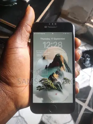 Apple iPhone 8 64 GB Black