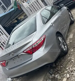 Toyota Camry SE 4dr Sedan (2.5L 4cyl 6A) 2016 Silver