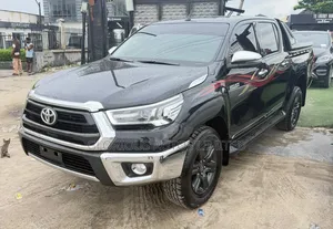Toyota Hilux 2023 Black