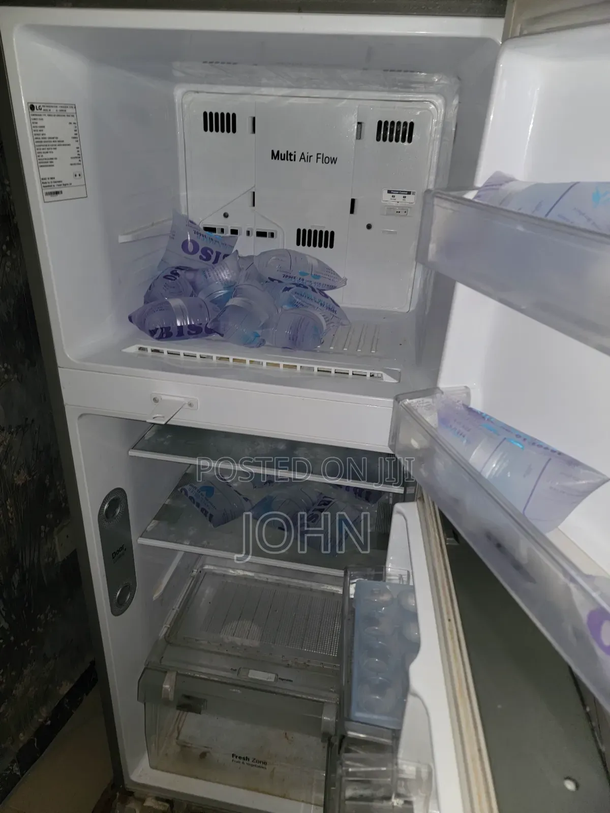 LG Smart Inverter Fridge. 260L